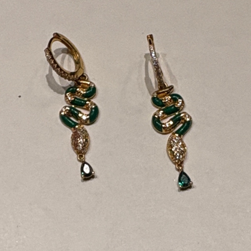 Emerald and diamond CZ snake earrings with 925 and 18kgp